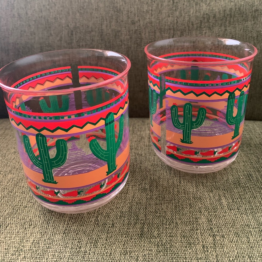 Vintage western style cactus plastic tumblers (2) Encounters USA